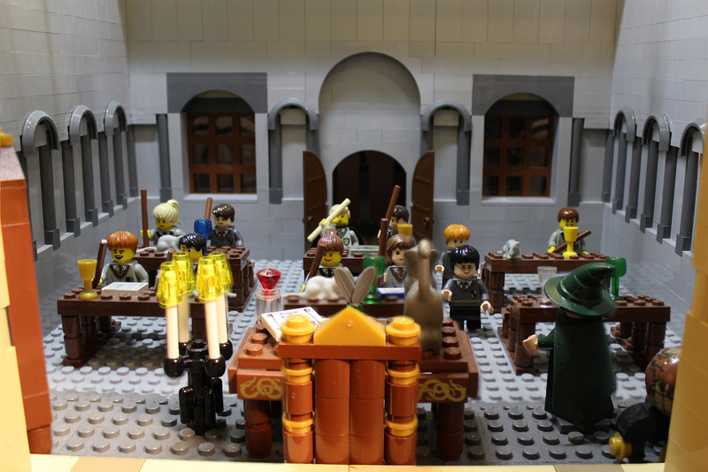 Illustration for article titled Hogwarts Comes To Life In This Incredible 400,000-Brick LEGO Diorama